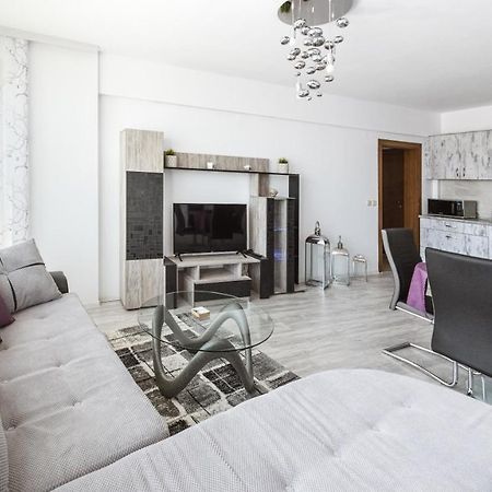 Next To Gondola. Cosy & Elegant 2 Bedroom Apartment In Neon Complex Банско Экстерьер фото